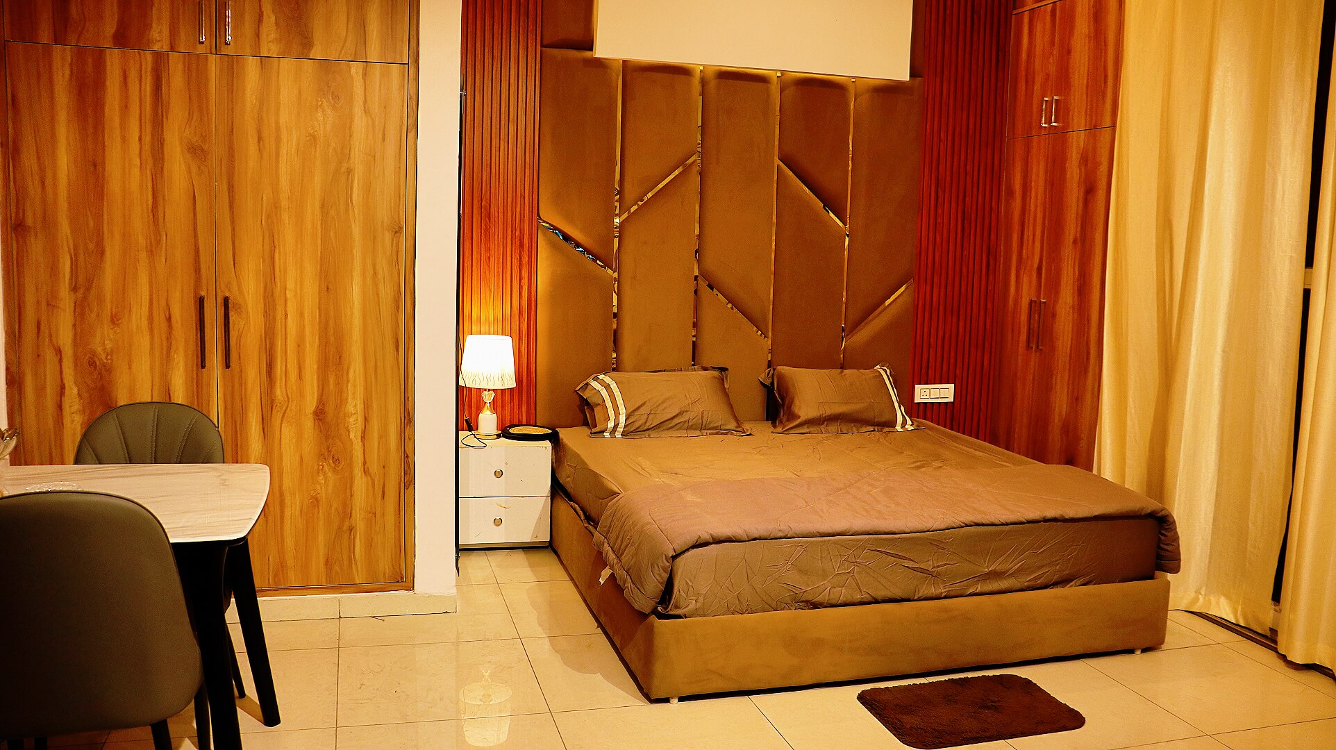 Premium bedroom at Emerald Manor